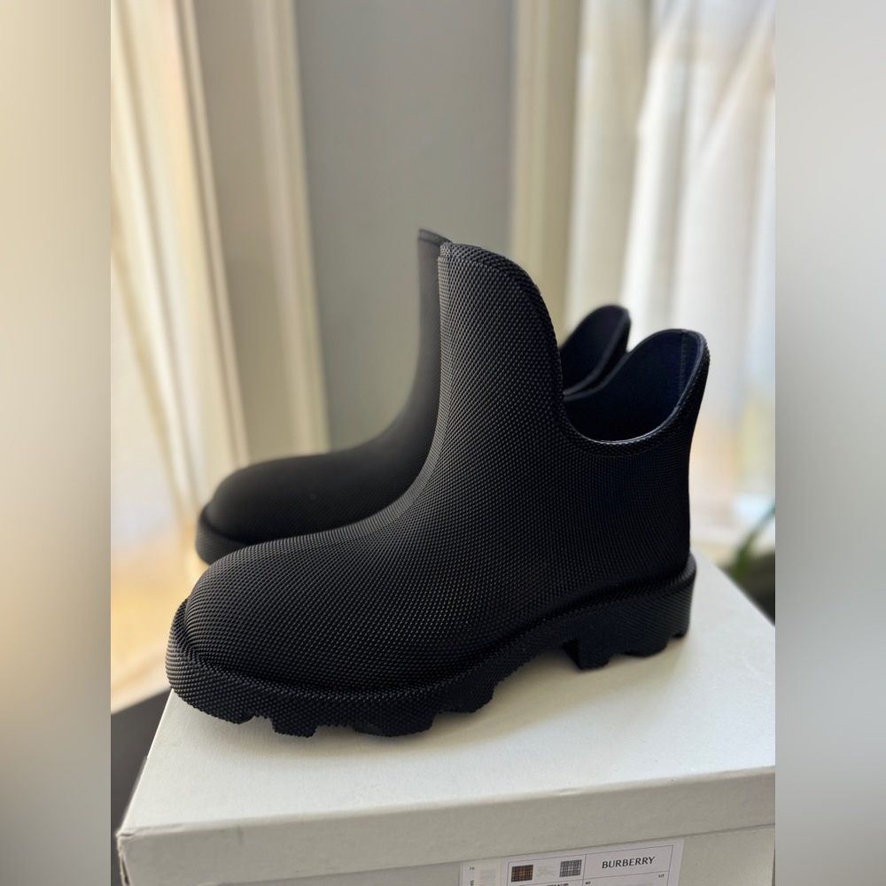 Burberry Boots Women's Marsh Rain Heeled Black Pull On Size 40 $820